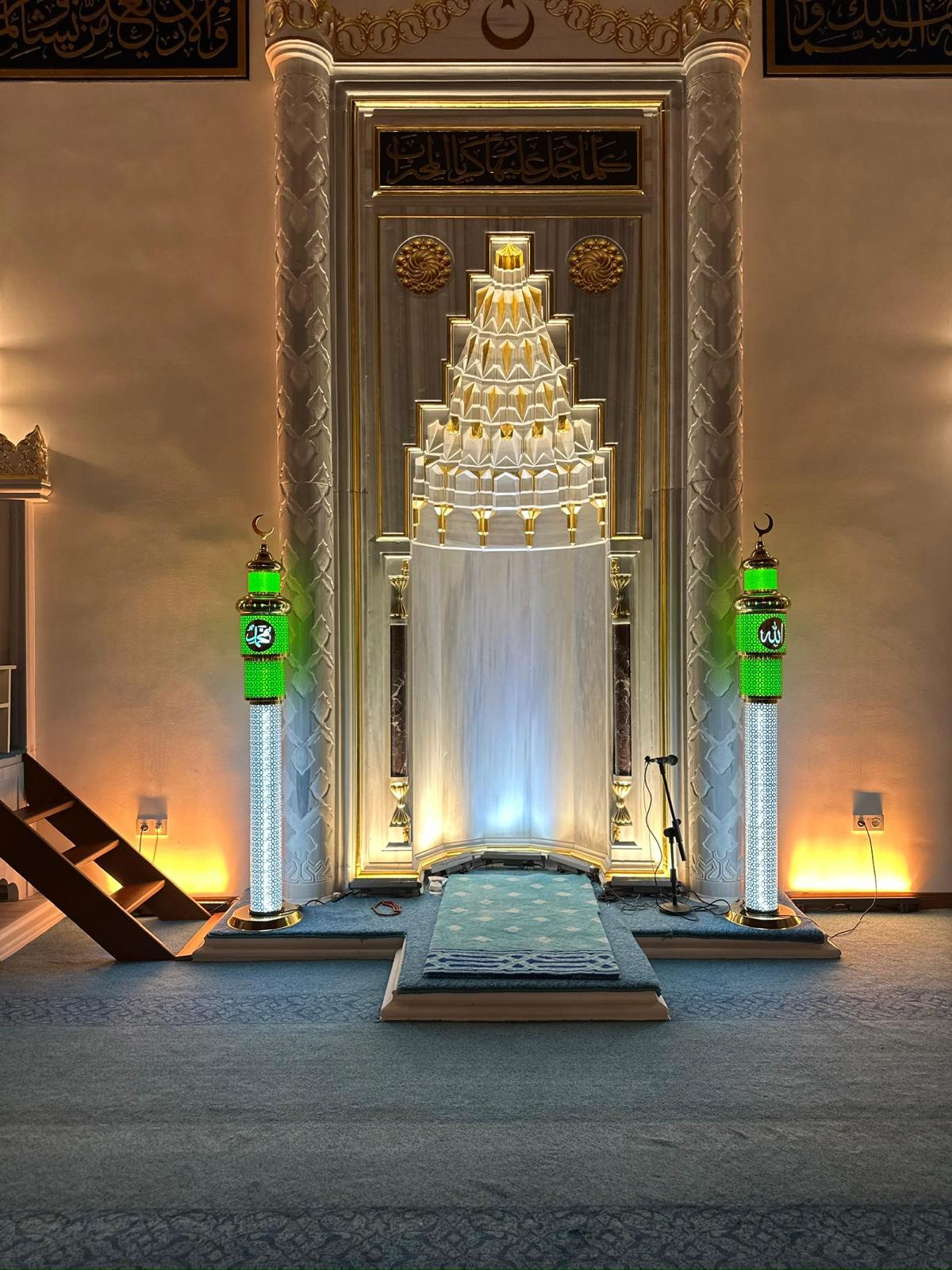 Cami Şamdanları